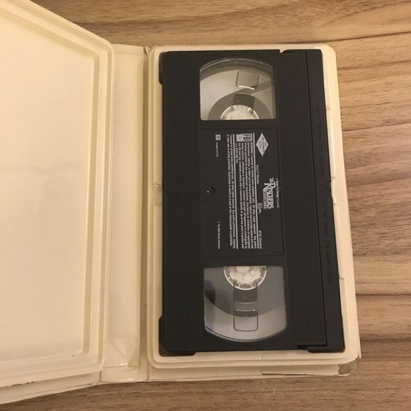 The Rescuers Down Under (VHS, 1991). - Picture 3 of 5